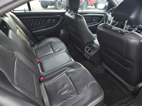 Used 2013 Ford Taurus Limited FWD image 11