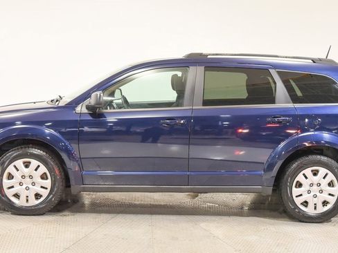 Used 2019 Dodge Journey SE image 3