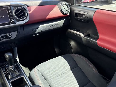 Used 2020 Toyota Tacoma SR5 image 14