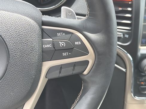 Used 2017 Jeep Grand Cherokee Limited w/ Luxury Group II AWD/4WD image 31