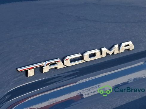 Used 2019 Toyota Tacoma TRD Sport AWD/4WD image 30