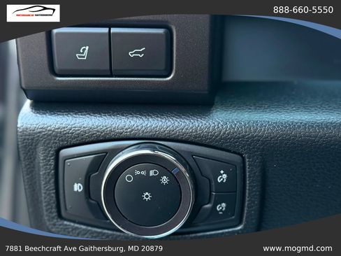 Used 2018 Ford Expedition Limited w/ Equipment Group 301A AWD/4WD image 36