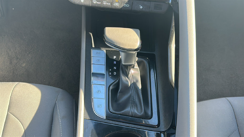 Used 2025 Hyundai Elantra SEL FWD image 27
