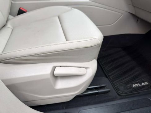 Used 2019 Volkswagen Atlas SE FWD image 14