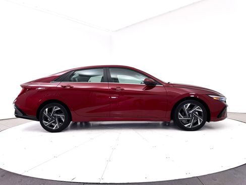 Used 2024 Hyundai Elantra Limited FWD image 43