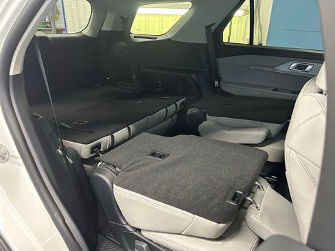 New 2026 Ford Explorer Active w/ Active Comfort Package image 48