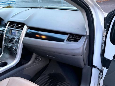 Used 2012 Ford Edge SE w/ Cargo Accessory Pkg image 17