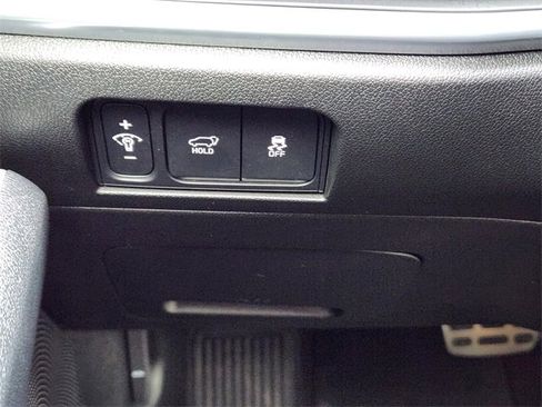 Certified 2025 Kia Sorento SX image 23