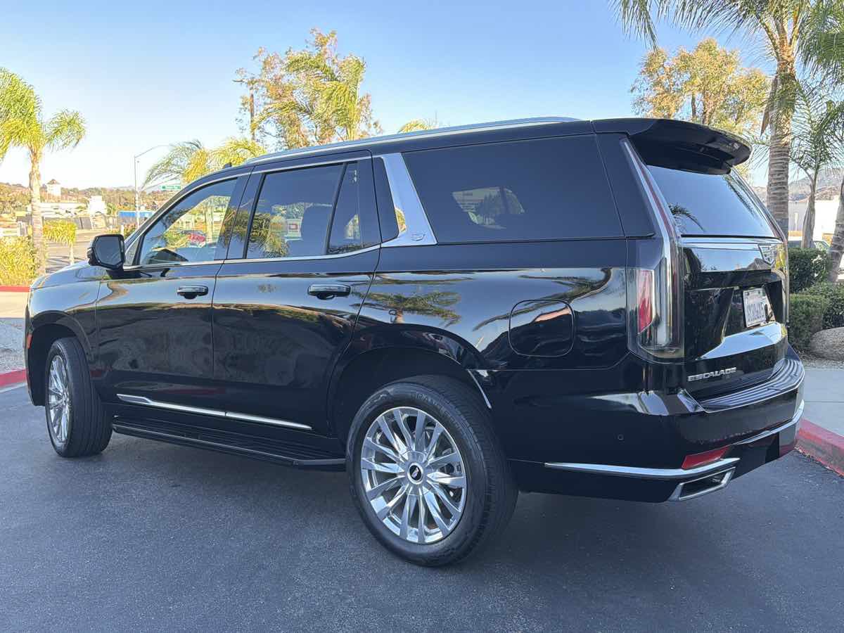 Used 2021 Cadillac Escalade Premium Luxury RWD image 4