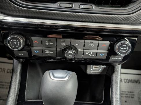 Used 2024 Jeep Compass Trailhawk AWD/4WD image 17