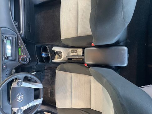 Used 2014 Toyota Prius C Two image 15