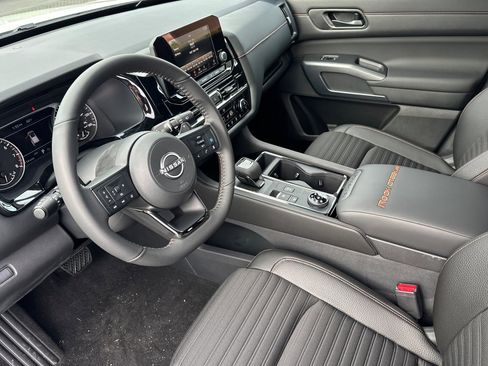 New 2025 Nissan Pathfinder Rock Creek image 10