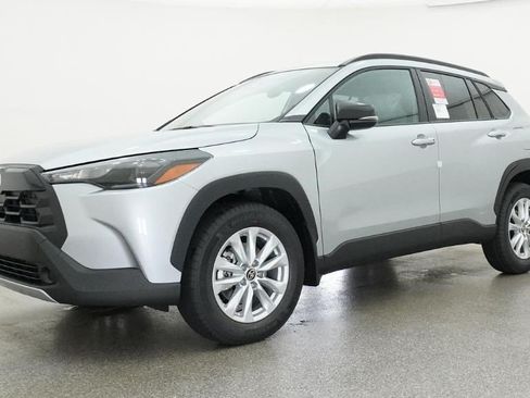 Used 2026 Toyota Corolla Cross LE FWD image 54
