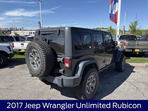 Used 2017 Jeep Wrangler Unlimited Rubicon w/ Cold Weather Group AWD/4WD image 3