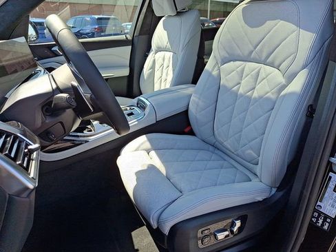 Used 2026 BMW X7 xDrive40i w/ M Sport Package image 11