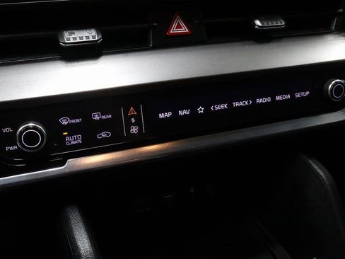 Used 2023 Kia Sportage EX image 30