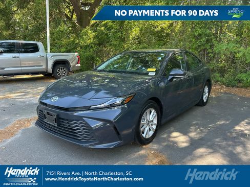 Used 2025 Toyota Camry LE w/ Convenience Package image 1