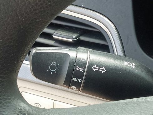 Used 2017 Hyundai Sonata SE FWD image 29