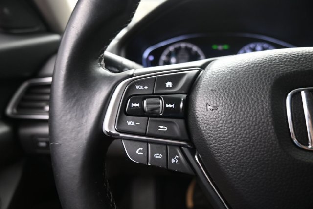 Used 2018 Honda Accord Touring image 16