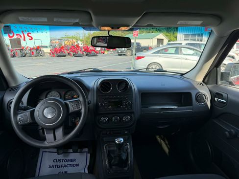 Used 2016 Jeep Patriot Sport AWD/4WD image 6