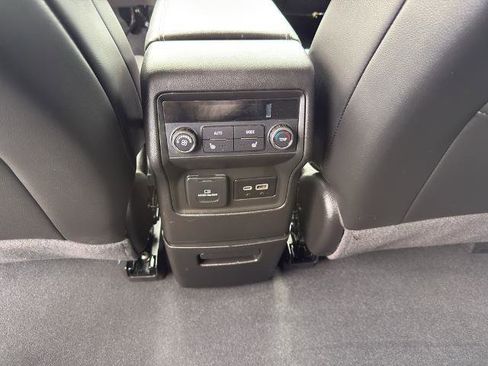 Used 2023 GMC Acadia SLT w/ Preferred Package AWD/4WD image 31