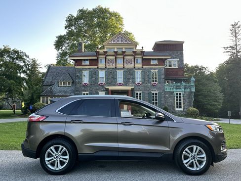 Used 2019 Ford Edge SEL w/ Equipment Group 201A AWD/4WD image 12