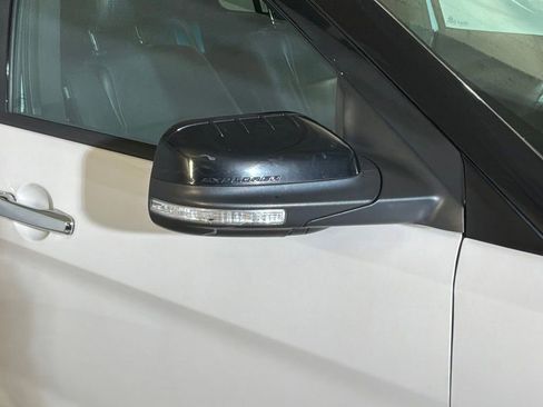 Used 2014 Ford Explorer XLT w/ Equipment Group 202A image 25