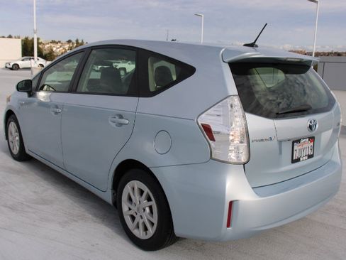 Used 2012 Toyota Prius V Three image 5