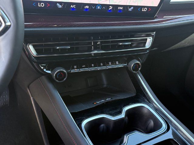 Used 2026 Chevrolet Traverse Z71 AWD/4WD image 18