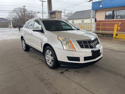 Used 2012 Cadillac SRX Luxury image 2