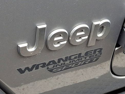 Used 2021 Jeep Wrangler Unlimited Sport image 10