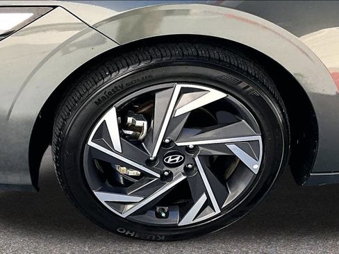 Used 2025 Hyundai Elantra Sport FWD image 33