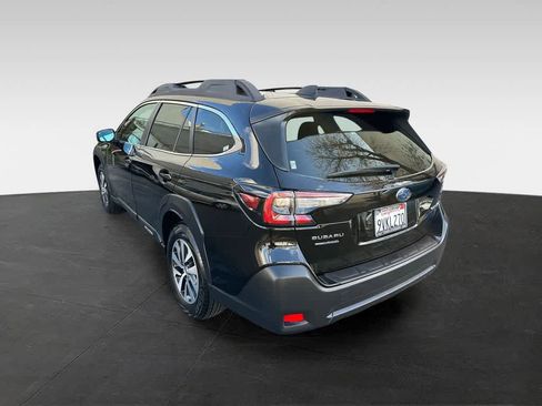 Used 2025 Subaru Outback Premium image 4