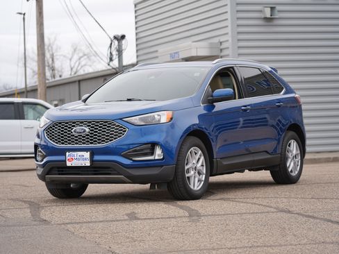 Used 2024 Ford Edge SEL w/ Convenience Package image 8