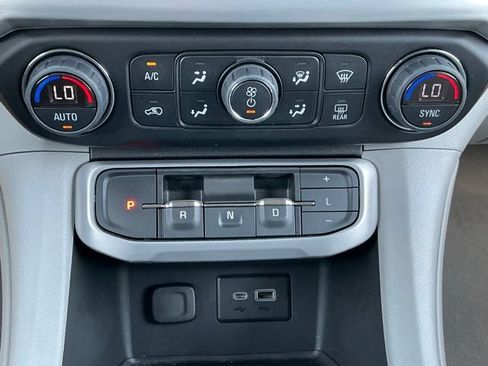 Used 2023 GMC Acadia SLE AWD/4WD image 24