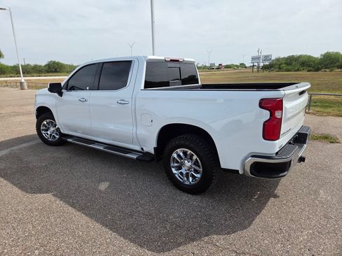 Used 2025 Chevrolet Silverado 1500 LTZ w/ Z71 Off-Road Package AWD/4WD image 6