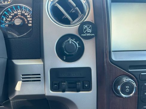 Used 2014 Ford F150 King Ranch w/ King Ranch Luxury Package AWD/4WD image 26