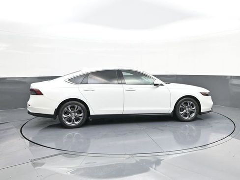 Certified 2023 Honda Accord EX image 11