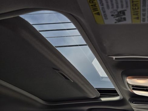 Used 2021 Subaru Crosstrek 2.0i Premium w/ Moonroof Package image 9