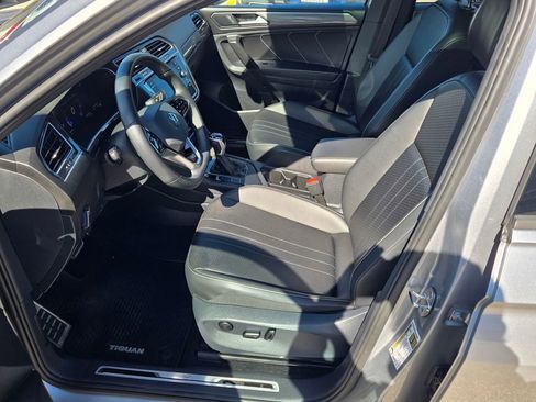 Used 2024 Volkswagen Tiguan SE R-Line w/ MDO Package, Three-Row FWD image 32