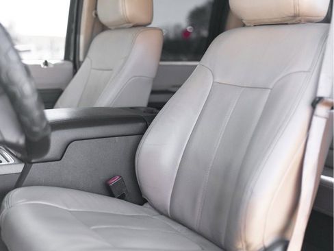 Used 2014 Ford F250 Lariat w/ Lariat Interior Package image 8