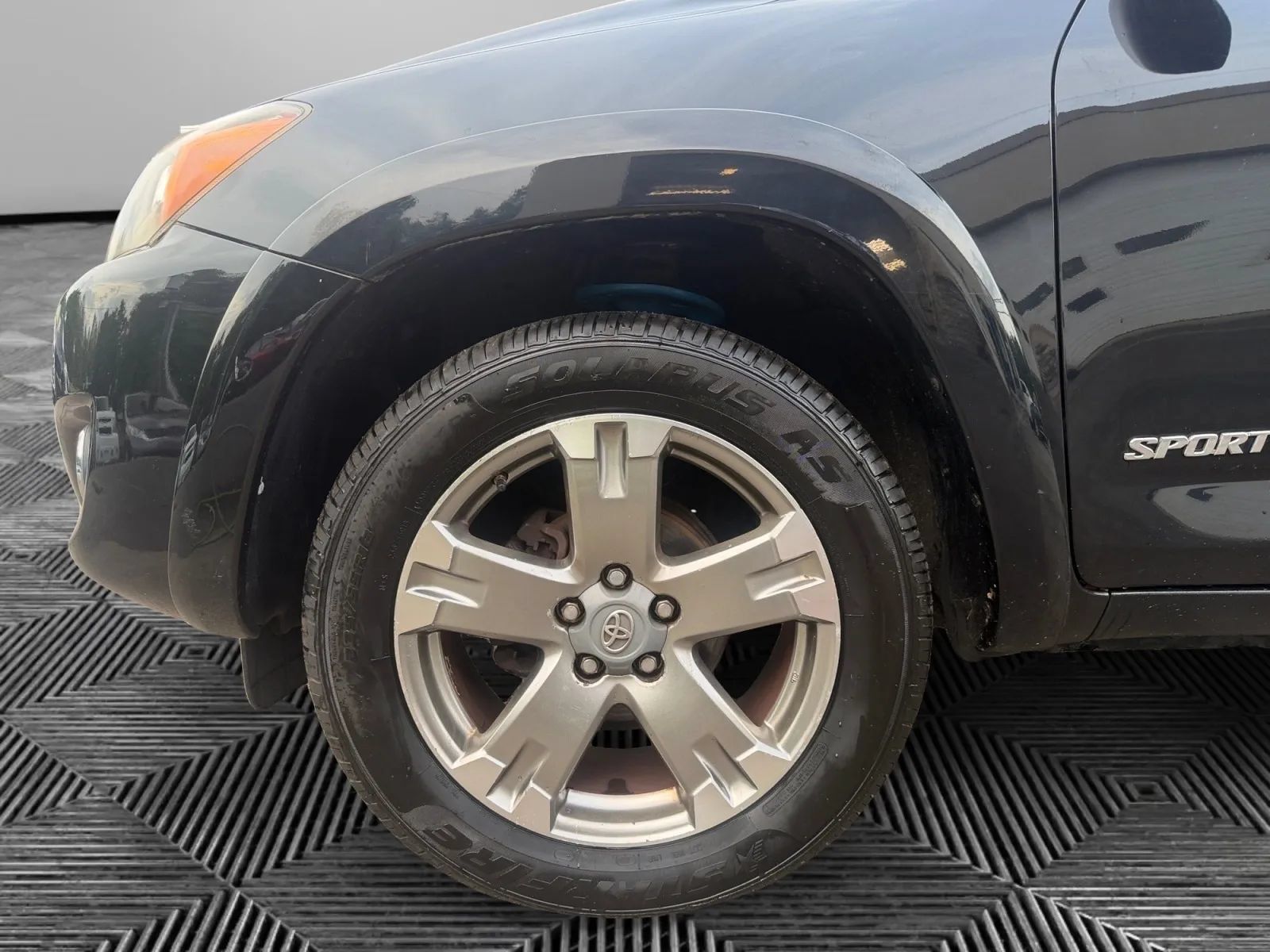 Used 2011 Toyota RAV4 Sport w/ Sport Extra Value Pkg AWD/4WD image 9