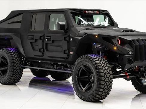 Used 2025 Jeep Gladiator Sport image 2