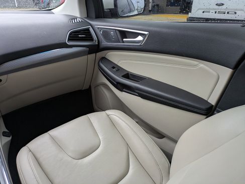 Used 2021 Ford Edge Titanium image 20