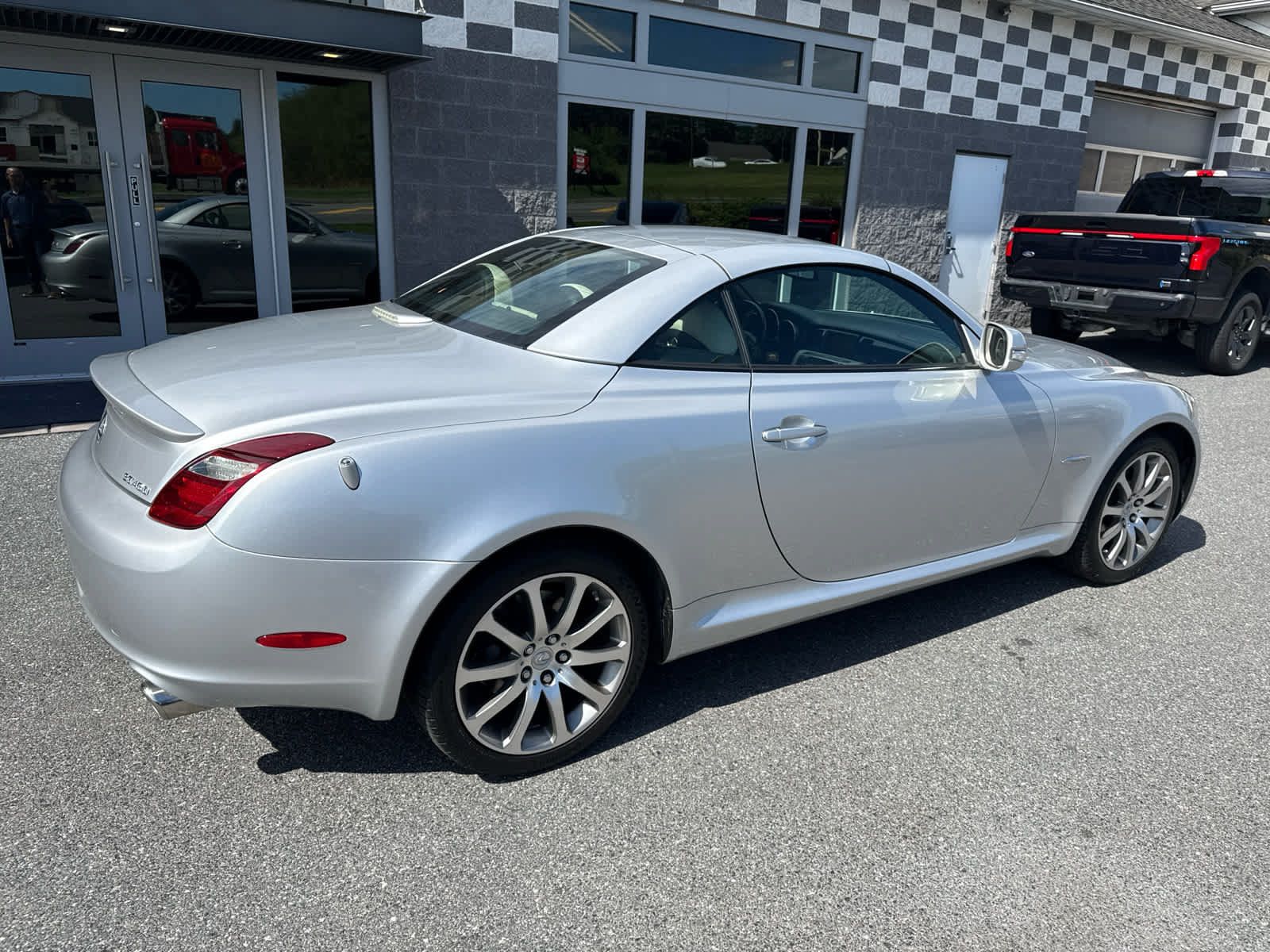 Used 2009 Lexus SC 430 Convertible RWD image 9