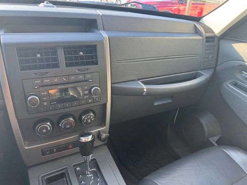 Used 2012 Jeep Liberty Sport image 19