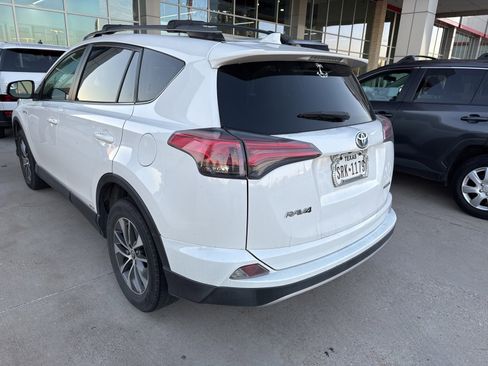 Used 2018 Toyota RAV4 LE Plus image 11