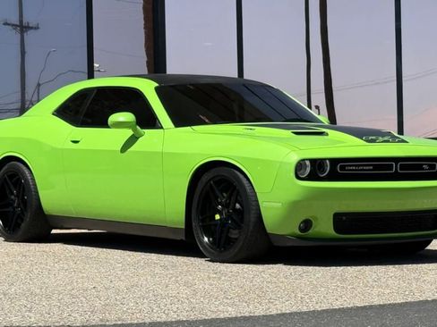 Used 2015 Dodge Challenger R/T w/ Quick Order Package 22B R/T RWD image 17