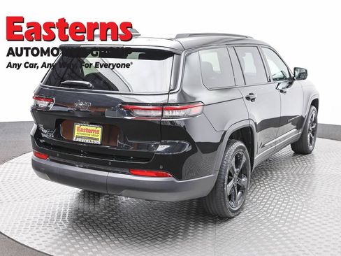 Used 2023 Jeep Grand Cherokee L Laredo AWD/4WD image 5