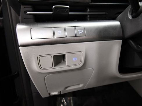 Used 2025 Hyundai Kona SEL image 19